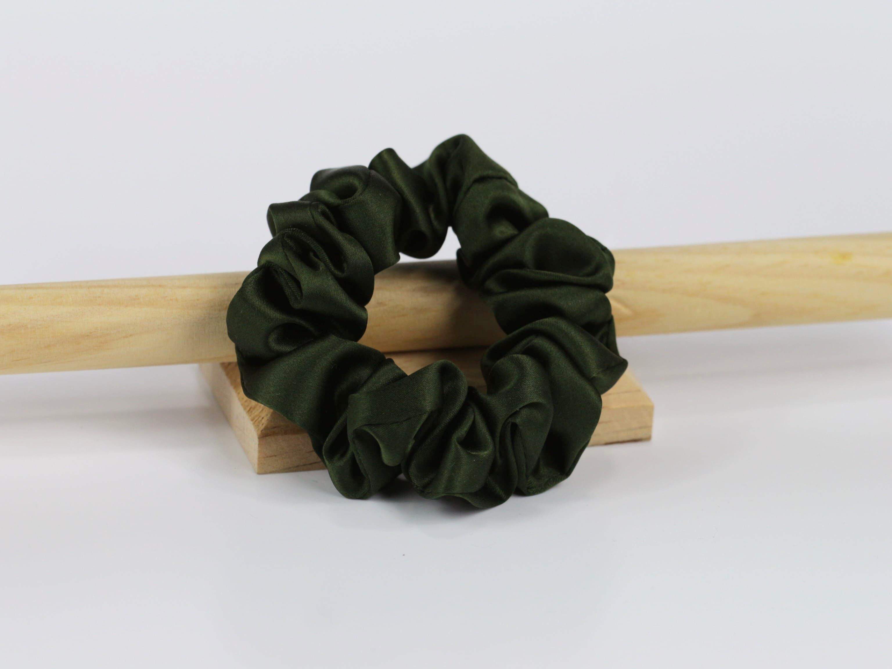 Jedwabna scrunchie SMALL - butelkowa zieleń