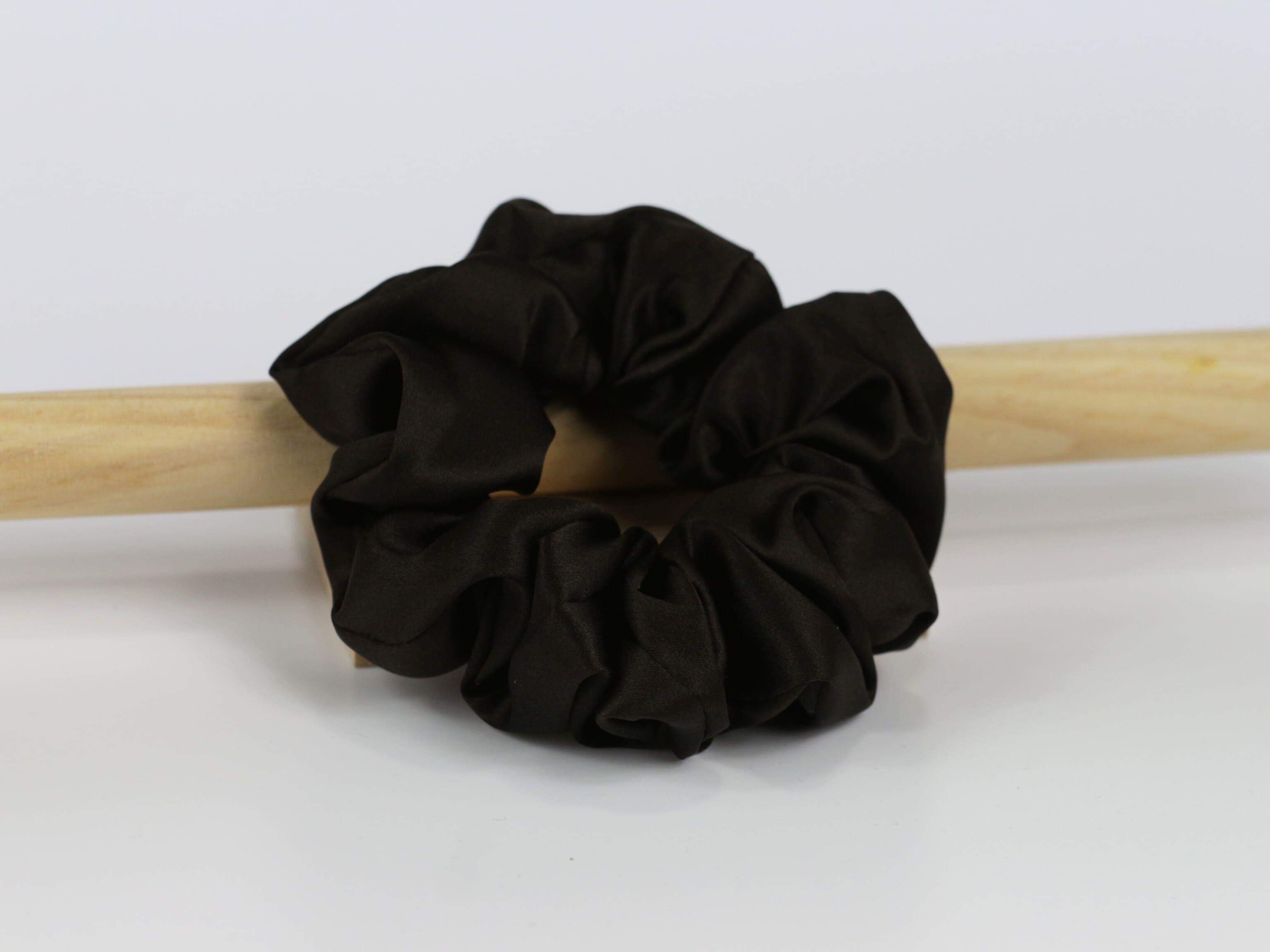 Jedwabna scrunchie MEDIUM - gorzka czekolada