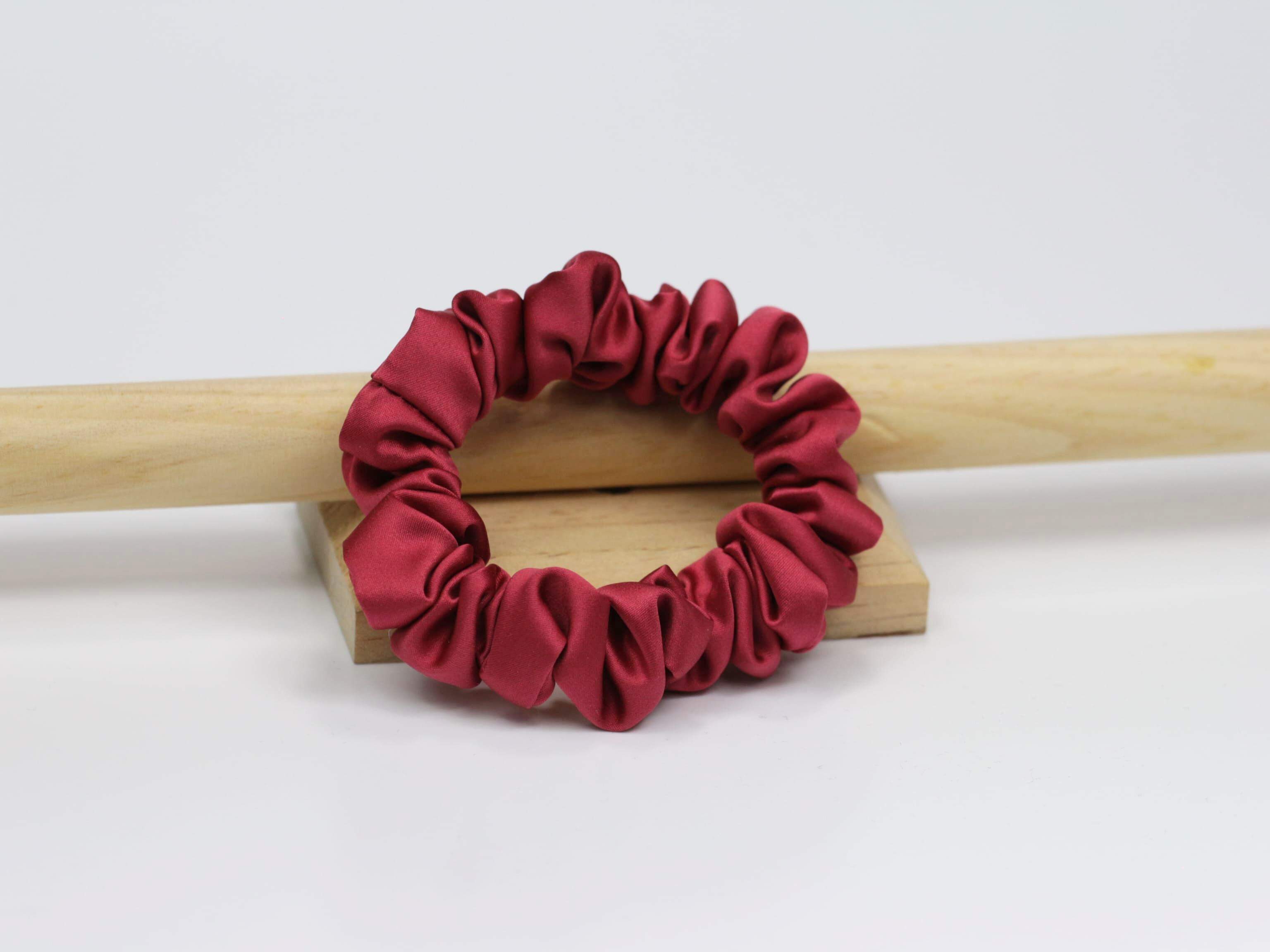 Scrunchie MINI - zgaszona czerwień