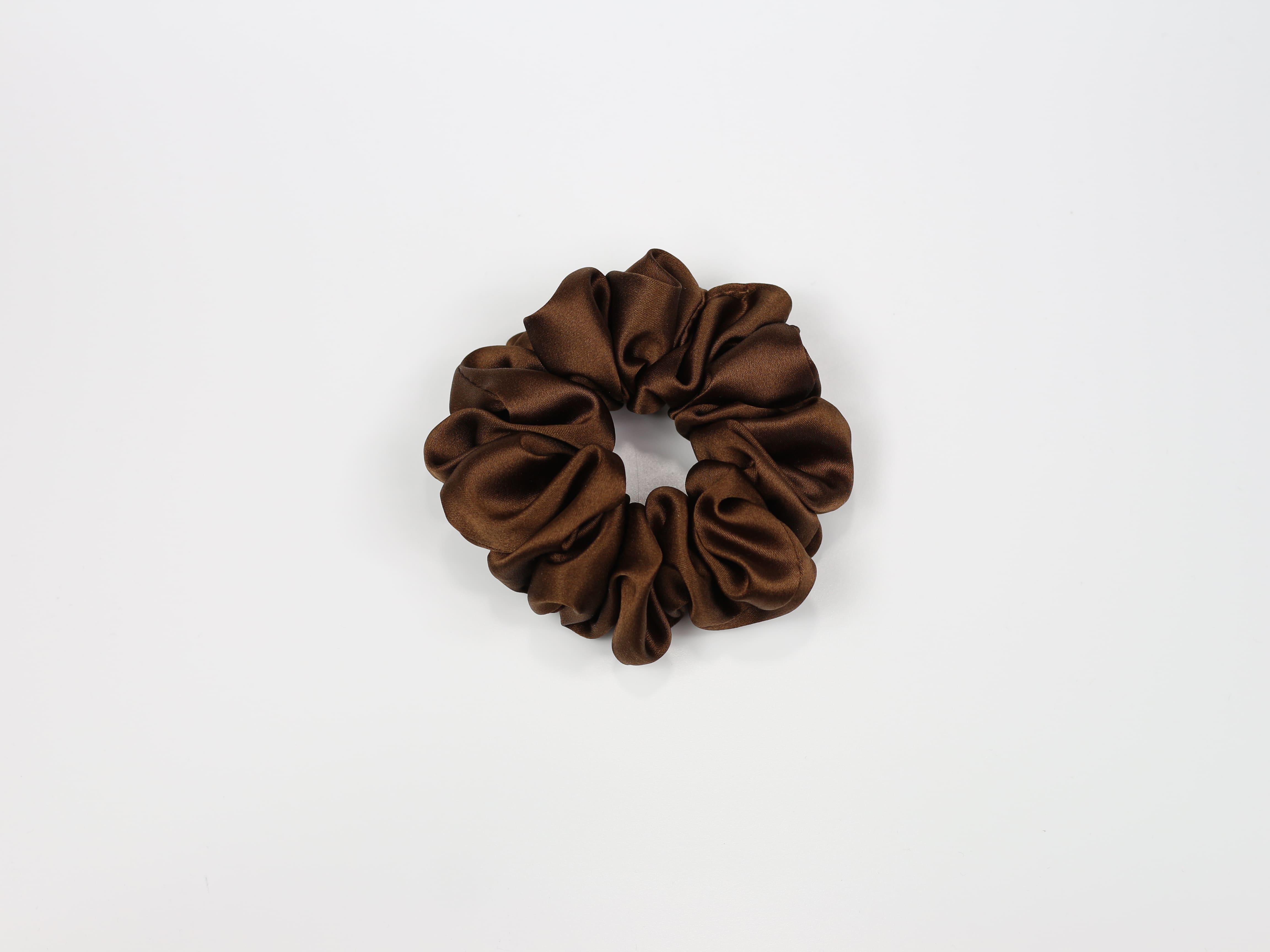Jedwabna scrunchie STANDARD - brąz